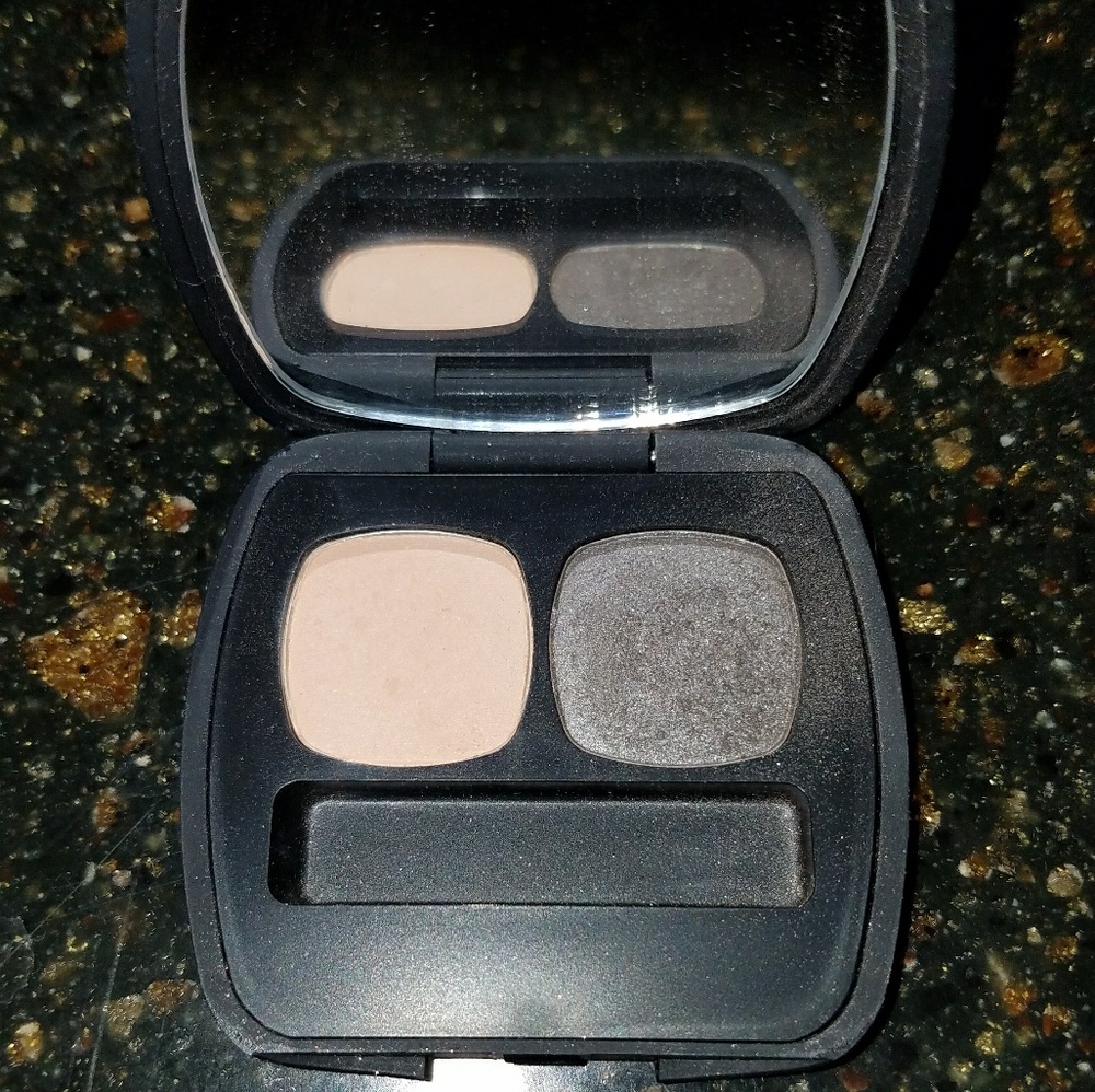 BareMinerals the hidden agenda eyeshadow duo